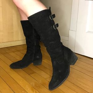 Knee-high black leather Börn boots. Size 8.